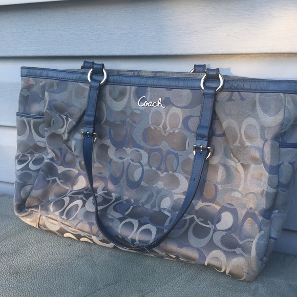 Coach Handbags - Cute COACH Handbag 👜